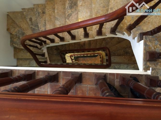 Bán Nhà mặt đường Ngô Văn Sở, Sầm Sơn, Thanh Hoá. 2,5 tầng. DT: 70m2, 3 ngủ. Giá 2.4 tỷ - 4