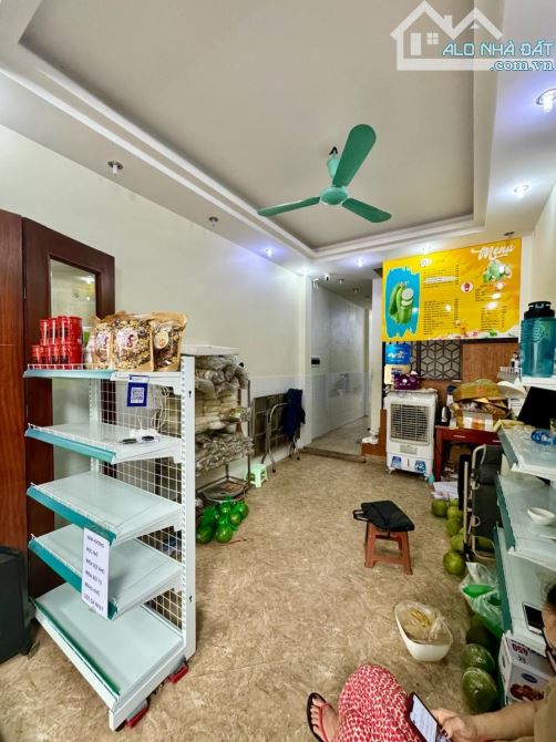 Bán nhà Thái Thịnh Đống Đa 57m², 5 tầng thang máy, mặt chợ kinh doanh, ô tô vào, gần Yê - 4