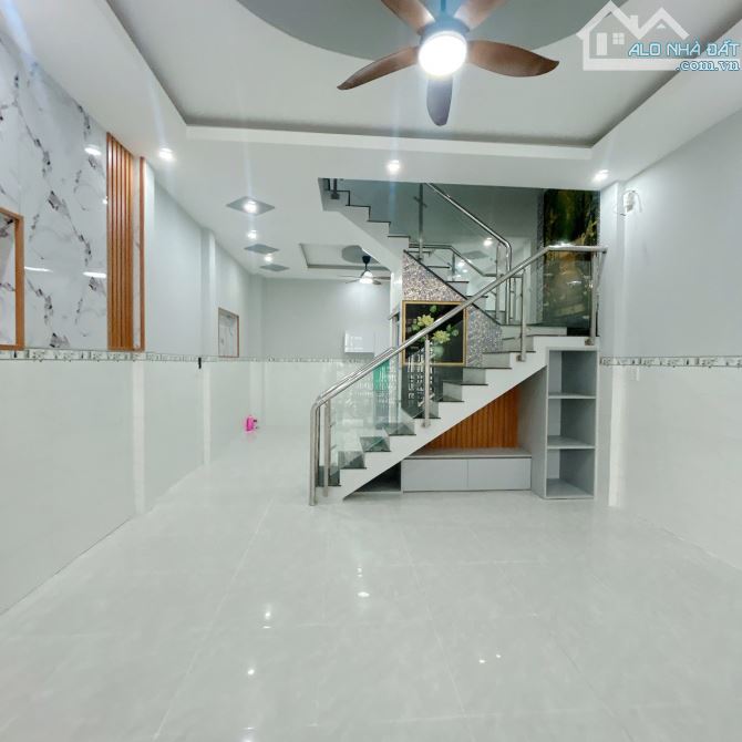 Np887 Bán nhà 1 trệt 1 lầu gần VinCom, Tân Mai, Biên Hòa, Đồng Nai:    * Giá: 3 tỷ 600 - 4