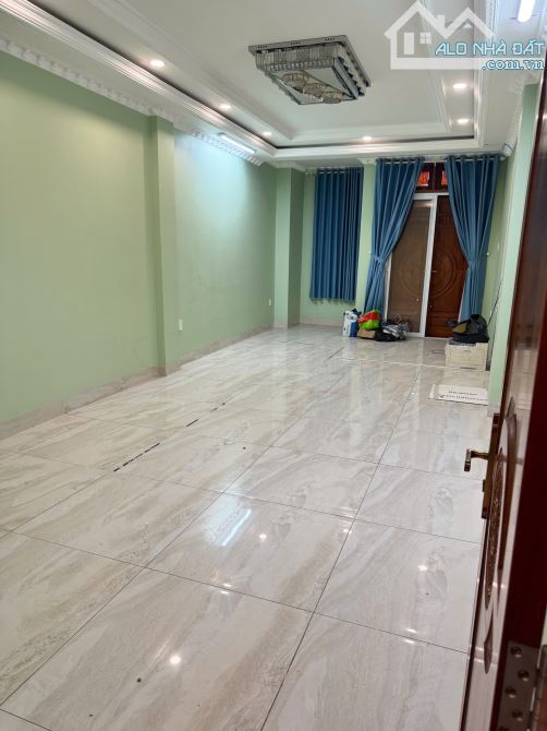 Bán nhà 4 tầng kiên cố hoàn công đủ, 90m2 - 9.5 tỷ. Xe hơi đỗ cửa gần chợ Tân Lập - 4