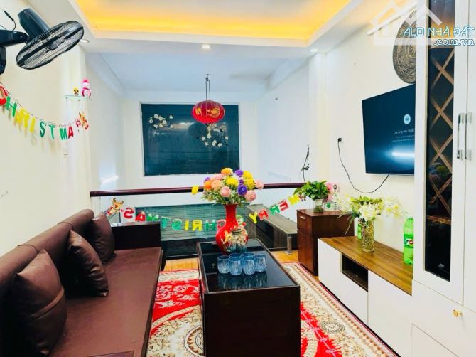 Chính chủ nhờ em Ty bán nhà lô góc Phú Lương_Ngõ thông nông thoáng_5 tầng kiên cố_Gần phố - 4