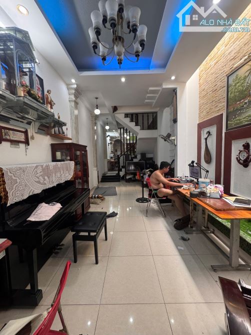 💥 SIÊU PHẨM NHÀ ĐẸP ĐƯỜNG TRƯƠNG THỊ HOA – GIÁ: 5,7 TỶ TL. 🏡 Diện tích: 4 x 20m - 4