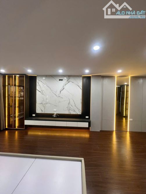 BÁN NHÀ PHÂN LÔ NGÕ 13 LĨNH NAM – 68M² – 7 TẦNG – MẶT TIỀN 4.7M – THANG MÁY – 23.x TỶ - 4