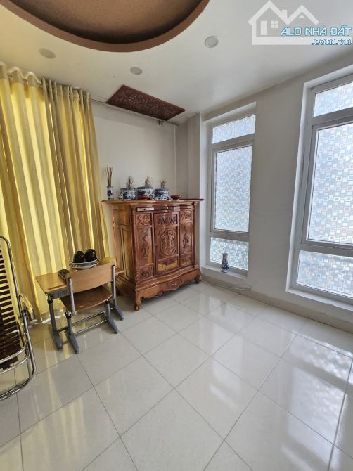 6,1 tỷ - Lô góc ô tô đỗ cửa Kim Mã, ngõ thông các ngả, kinh doanh tốt, 5 tầng dân xây - 4