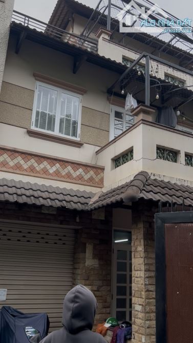 - Biệt thự hẻm 496 đường dương quảng hàm,phường 6,gò vấp.giá : 24 tỷ thương lượng. - 4