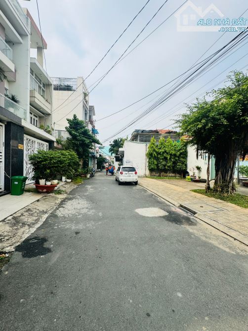 Gò Dầu: Hẻm nhựa 8m có lề rộng, đối diện công viên nội bộ. DT: 4.5x17m, vuông, nhà 4 tầng - 4