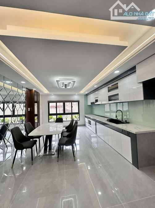 NHÀ MỚI Ở NGAY - HẺM 8M , 68M2 5 TẦNG SỔ VUÔNG ĐẸP - 4