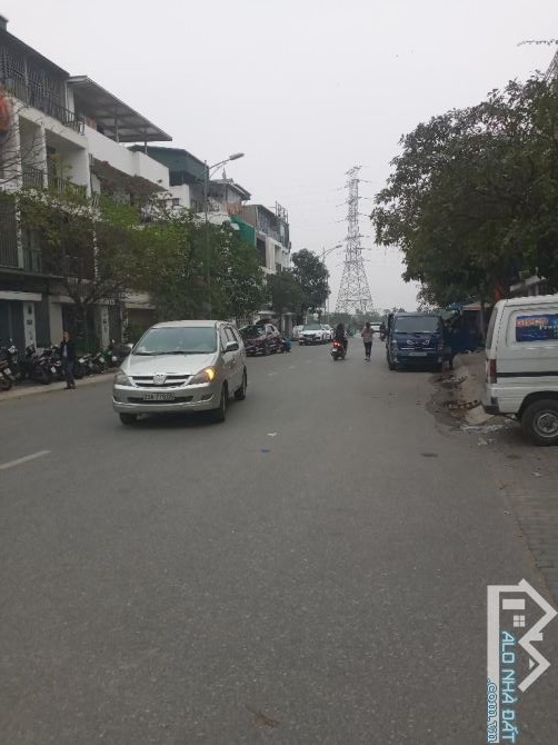 Bán Nhà Khu ĐT Ao Sào : Phân Lô – Ô Tô Tránh, Đỗ Cửa,Vào Nhà – Kinh Doanh, dt : 70m2 - 4