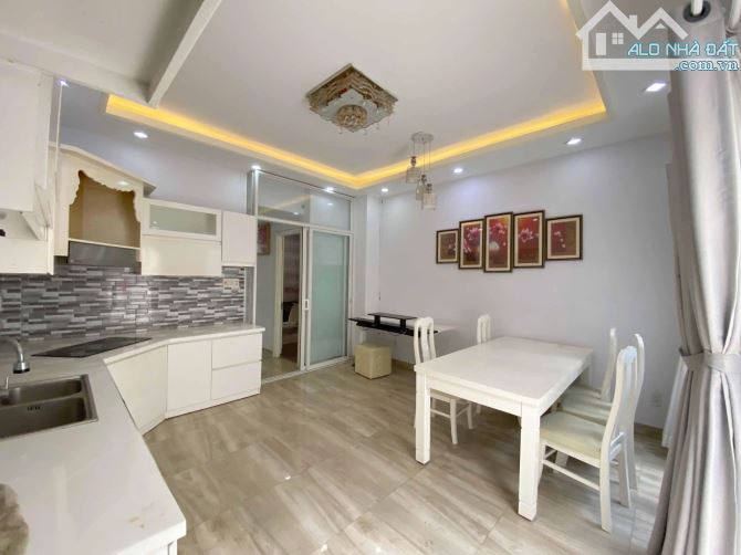 Bán nhà 5 lầu MT Đường số 10  - 81m2 - 4.5m x 18m - 4PN -4WC liền kề q8 - 4