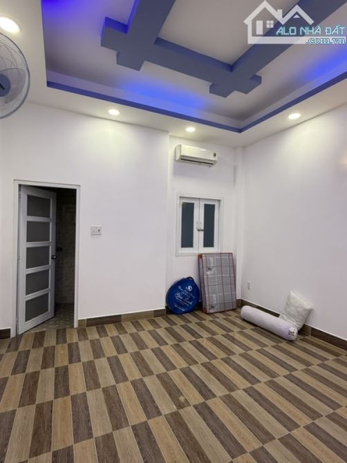 SIÊU PHẨM GÒ VẤP - HẺM XE HƠI – NHÀ 4 TẦNG MỚI ĐẸP – 61m2 NỞ HẬU PHONG THỦY – 4PN KHÉP KÍN - 4
