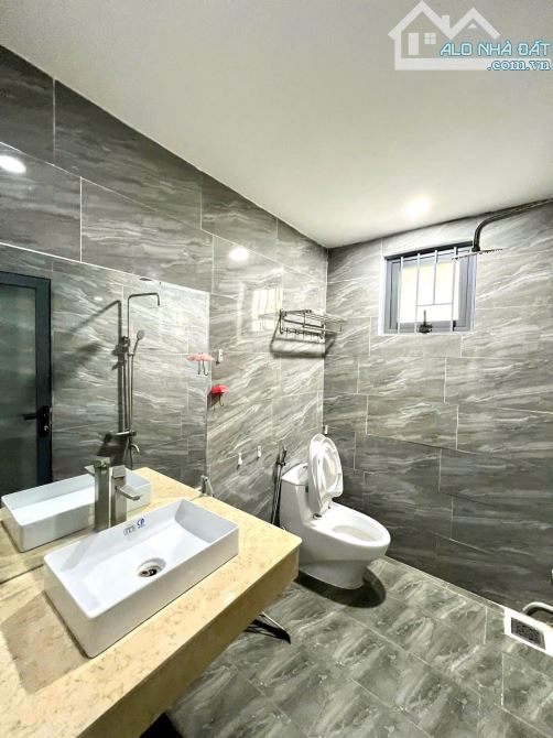 BÁN NHÀ KIỆT TRẦN VĂN DƯ – SÁT BIỂN – DT 117M²– GIÁ CHỈ 9,2 TỶ- GẦN BIỂN Ở SƯỚNG- CƠ HỘI - 4
