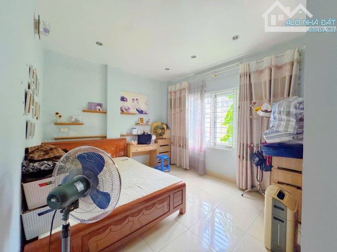 bán nhà cầu giấy, diện tích rộng, 2 mặt ngõ, phân lô hoawjxc cây CCMN đều đỉnh - 4