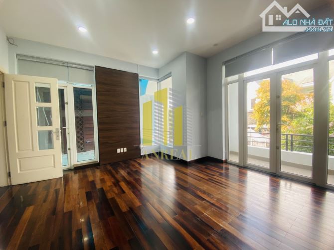 Biệt Thự Đường Trần Não Hầm 3 Lầu Giá 55 triệu - 4