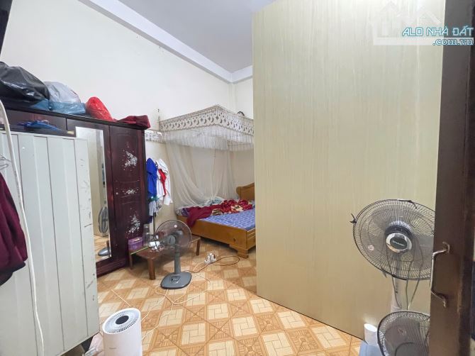 NHÀ ĐƯỜNG HOÀNG VĂN THỤ MÊ TRÔ ĐỐI DIỆN CÔNG VIÊN PHÙ ĐỔNG - 10,7 TỶ - 4