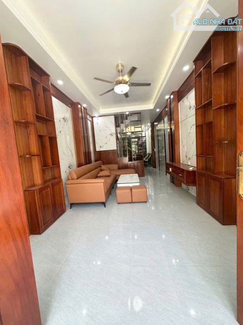 🏡 NHÀ 4 TẦNG – KHU C KĐT VŨ PHÚC – GIÁ CỰC ÊM  🚗 Ô tô đỗ cửa, đường rộng 3 làn ô tô trán - 4