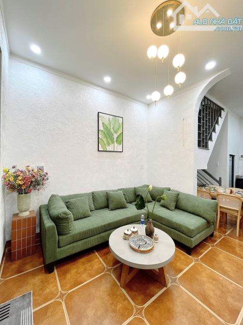 Nhà 1 mê 2 mặt tiền Đinh Công Tráng - DT:98m2 - GIÁ:3,5 TỶ - 4