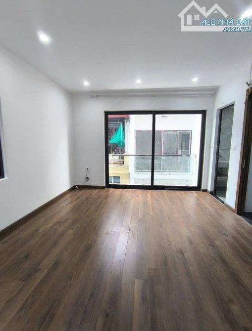 Bán nhà Sài Đồng, Long Biên 38m2, 7 tầng, thang máy, ô tô vào nhà, 11 tỷ - 4