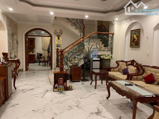 Biệt thự hiện đại - đường Cộng Hòa, Hoàng Hoa Thám, khu sân bay T3 - DT: 7 x 20m - 4 tầng - 4