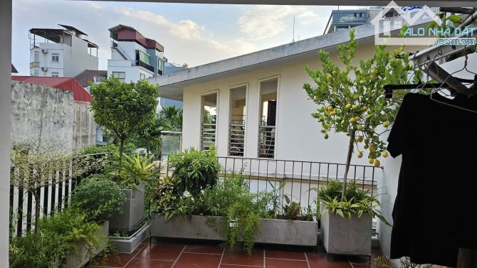 Cho thuê nhà nguyên căn ngõ Đặng Thai Mai, Quảng An, Tây Hồ. DT 43m x 4 tầng, giá 20tr - 4