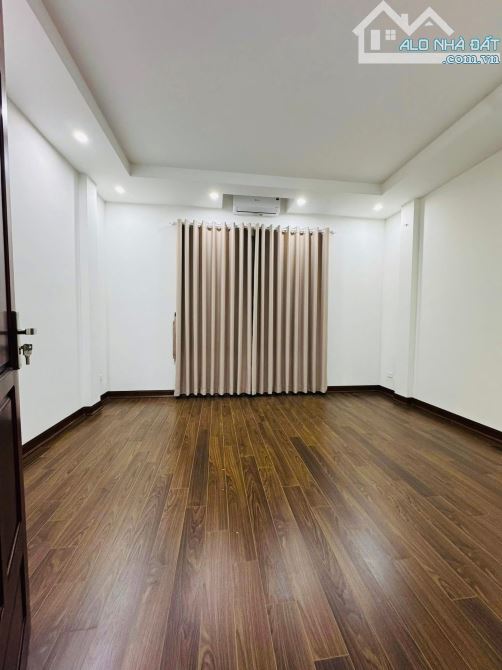 BÁN NHÀ PHÂN LÔ LÊ TRỌNG TẤN - THANH XUÂN 65m2 - 5T THANG MÁY - MT 5m - 19.7 TỶ - GARA ÔTÔ - 4