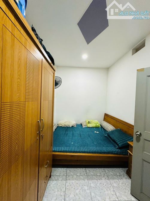 Nhà trệt 2lầu đúc. DT:3,5x24m =6,2tỷ, đường số 9, P.16 GV. - 4