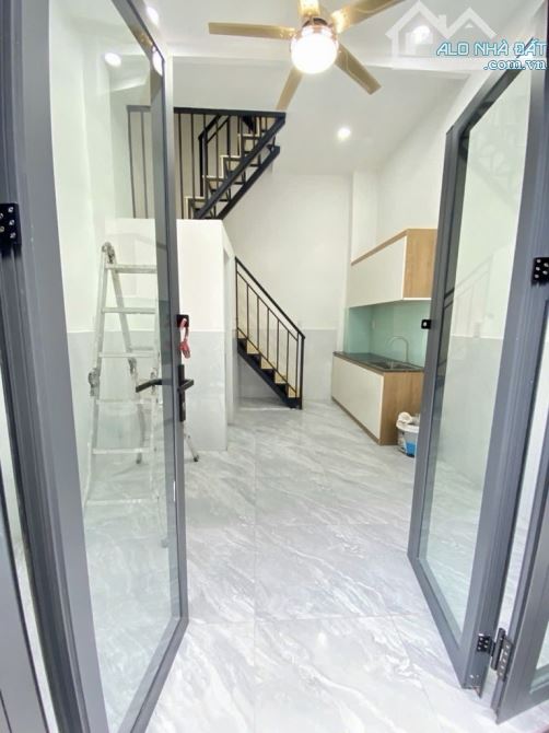 Chỉ 2.9 tỷ có nhà mới đẹp 3 tầng, 2PN, ngay vòng xoay Lê Đại Hành, Lữ Gia, Âu Cơ - SHR chí - 4