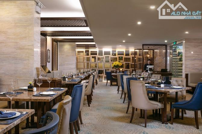 Khách sạn phố cổ - Cầu Gỗ 4 sao dòng tiền khủng,vị trí đắc địa, 342m2 - 79 phòng - 339 tỷ - 4
