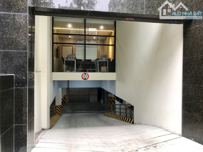 Bán tòa văn phòng mặt Phố Bà Triệu - Hai Bà Trưng DT 560m2 16 tầng MT 25m 575 tỷ - 5