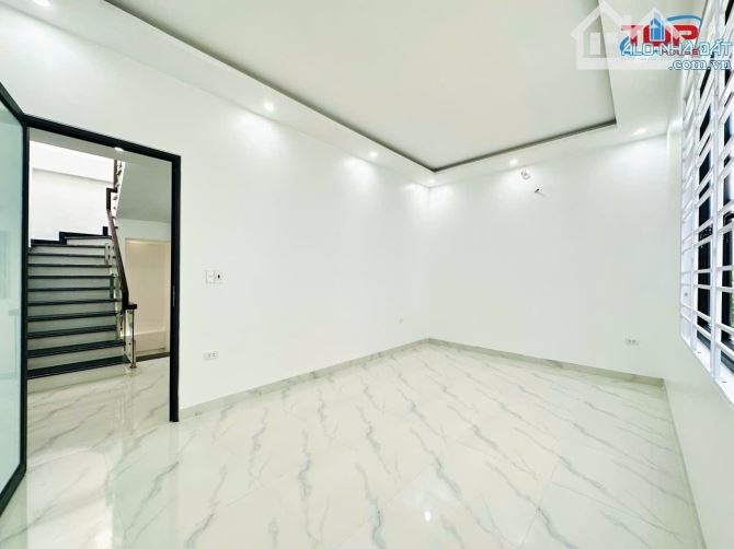 🌳Bán nhà 3 tầng ngõ 379 Miếu Hai Xã - Hồ Sen - Lê Chân - 5