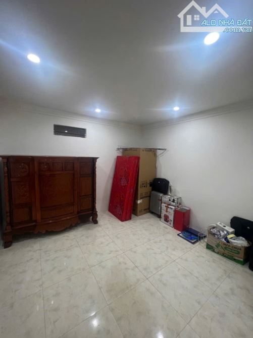 NHÀ GÁC LỮNG HẺM 190 AMA KHÊ: Giá 3.5 tỷ - 5