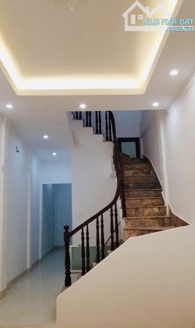 Bán nhà ngõ phân lô Vương Thùa Vũ -Khu QUÂN ĐỘI, ô tô tránh , 20m RA PHỐ - 2 MẶT NGÕ - NHÀ - 5