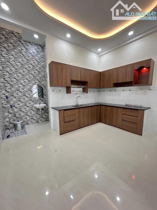 🏡 B.ÁN NH.À THÔNG RA VĂN CAO - HẺM XE HƠI 6m - 2TẦNG - DT 62m2 - NHỈNH 6 tỏi xíu xiu - 5