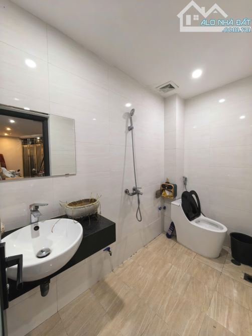 KHẨU HOÀN KIẾM -12.1 - Ô TÔ CÁCH 10M MẶT PHỐ - 5