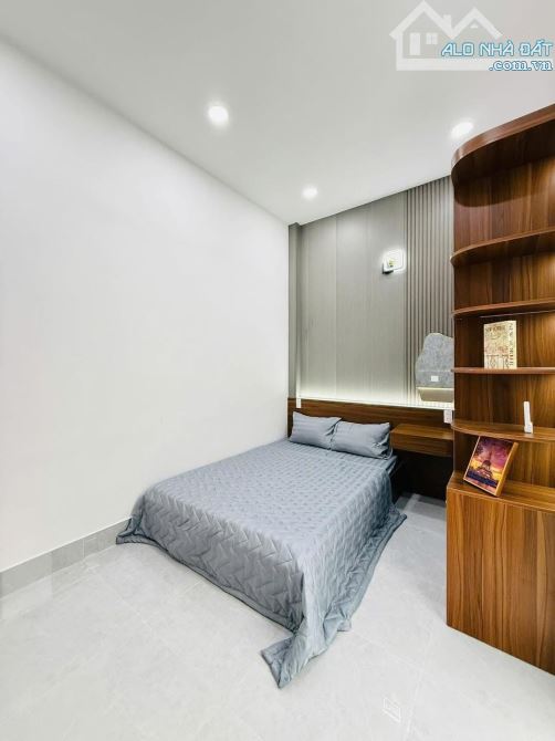 Bán gấp căn nhà 49.5m2 gần TTTM Gigamall - Đ. Phạm Văn Đồng, Thủ Đức. Giá: 2 Tỷ 620. SHR - 5