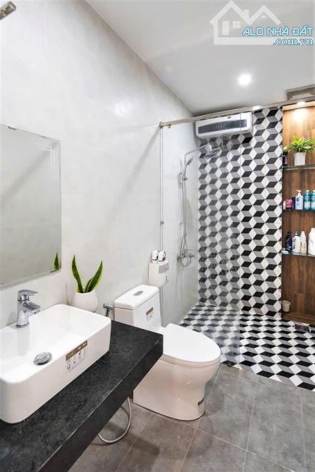 NHÀ LẦU VỪA HOÀN THIỆN - NGAY TRUNG TÂM - 700TR NHẬN NHÀ - 5