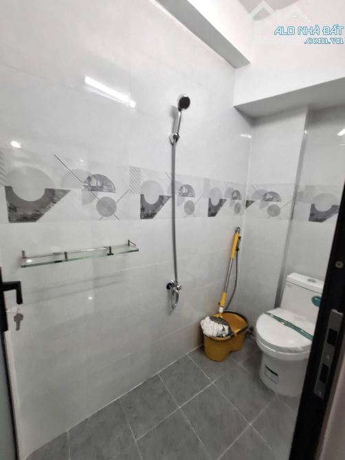 BÁN NHÀ ĐẸP THÍCH QUÃNG ĐỨC - PHÚ NHUẬN - 3 TẦNG - 18M2 - NHỈNH 3 TỎI - 5