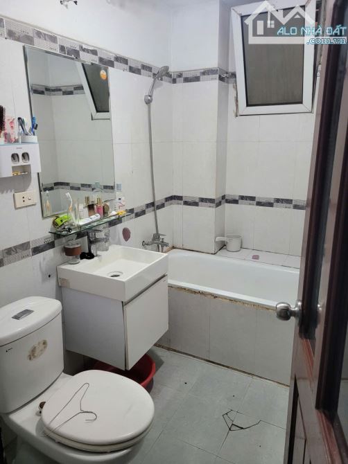 Rất Hiếm !Mặt phố Hoàng Quốc Việt - vỉa hè 10m - 60m2 - MT 4m - 37 tỷ - 5
