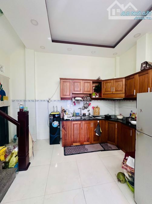 Bán nhà 3 tầng hẻm đường Lạc Long Quân ngay trung tâm gần biển - 5