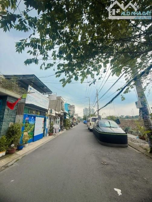 NHÀ HƯƠNG LỘ 2 BÌNH TÂN 73M2- VỊ TRÍ CỰC ĐẸP - HẺM NHỰA 9M THÔNG TỨ TUN - 5