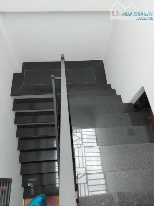 BÁN NHÀ HẺM OTÔ NGUYỂN SƠN - DT: 91M2 - CHỈ 9,9 TY TL - 5