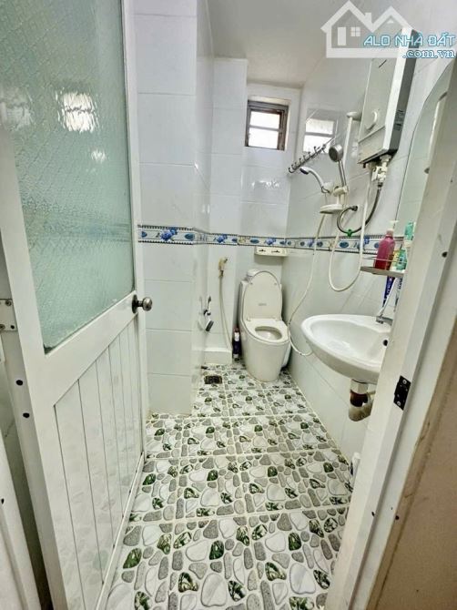 BÁN GẤP NHÀ 3 TẤM SÁT MẶT TIỀN TÔN ĐẢN DTS 49M2 CHỈ 6TY490 TL CHÍNH CHỦ - 5