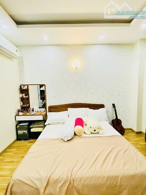 Mặt tiền khu Tên Lửa - 5x20m - Thang máy xịn - Nội thất cao cấp - Nhà đẹp - 5