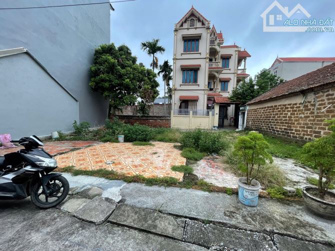🔥 Bán lô đất tiềm năng tại Đội1 thôn 1  xã Quảng Bị🔥  Diện tích: 121m²  Vị trí: Thôn Đội - 5