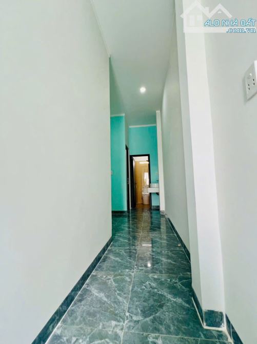 BÁN NHÀ TƯƠNG BÌNH HIỆP – GIÁ 2 TỶ 200  3 phòng ngủ, 2 WC, phòng khách, bếp đầy đủ - 5