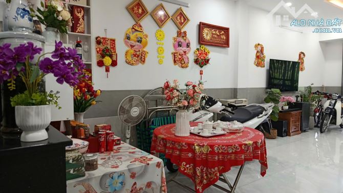 NP890 Bán nhà 1 trệt 1 lầu mới cứng gần Trường Nguyễn Bỉnh Khiêm, Quang Vinh:    * Giá: 5 - 5