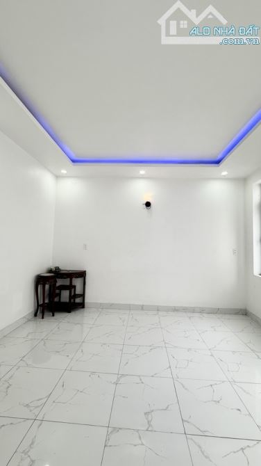 KHU PHÂN LÔ ĐẸP BÌNH TÂN - 4 TẦNG - HẺM XE HƠI TRÁNH CÓ LỀ - THIẾT KẾ ĐẸP SANG TRỌNG - 5