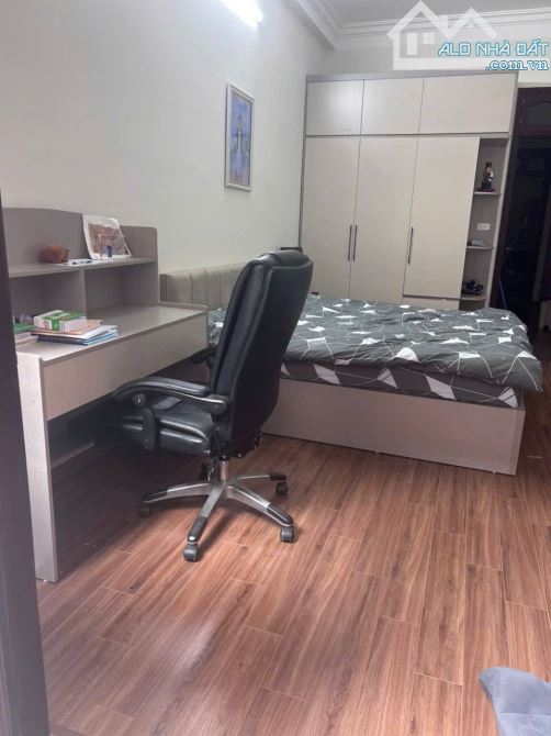 BÁN NHÀ DỊCH VỌNG - CẦU GIẤY 65M*5T LÔ GÓC 2 THOÁNG, GẦN PHỐ, GẦN Ô TÔ, Ở NGAY - 14.5 TỶ - 5