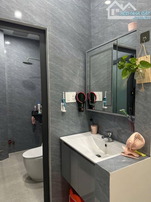 Bán Nhà Đường KDC Phú Lợi - Phạm Thế Hiển- 4.5m x 14.95m - 67.5m.2- 2 Lầu - 3PN - P7 Q8 - 5
