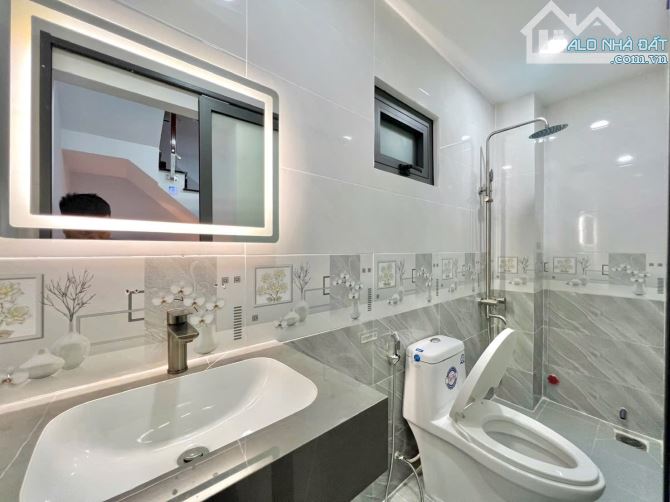 Bán nhà đẹp 4 tầng vào ở ngay.Khu Nam Long ,Quận 7.Giá 5.5 tỷ. - 5