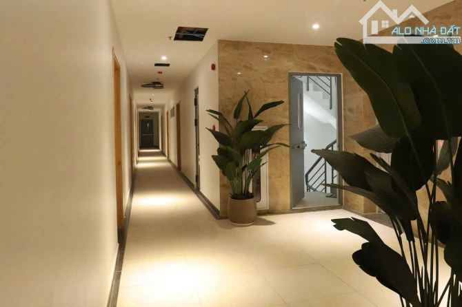 Toà Khách Sạn-CHDV Cao Cấp Hầm 8 Lầu đường Cộng Hoà, Gần Sân Bay, 11x44m, TN 1.2 Tỷ/Tháng - 5